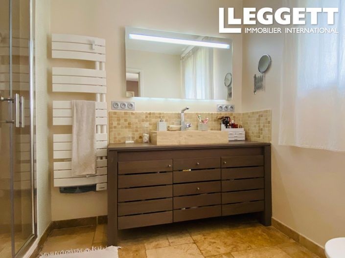 Image No.10-5 Bed House for sale