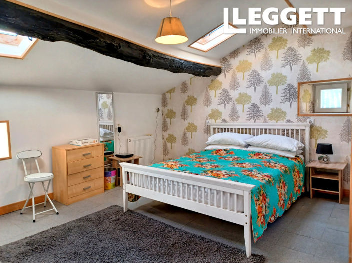 Image No.10-6 Bed House for sale