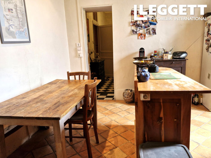 Image No.9-6 Bed House for sale