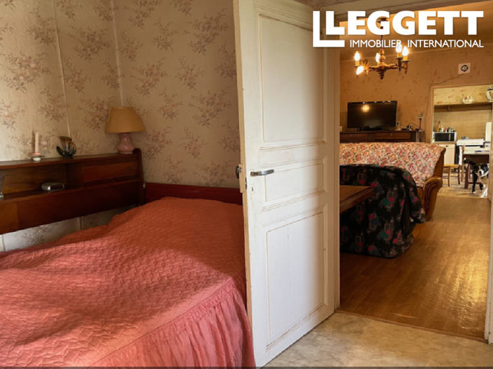 Image No.8-2 Bed House for sale