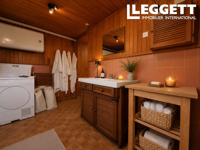 Image No.4-2 Bed House for sale