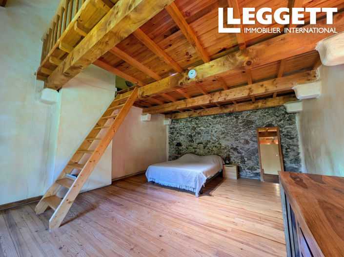 Image No.6-4 Bed House for sale