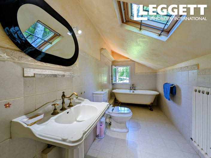Image No.8-4 Bed House for sale