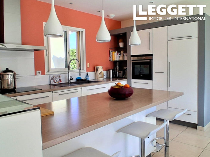 Image No.5-4 Bed House for sale