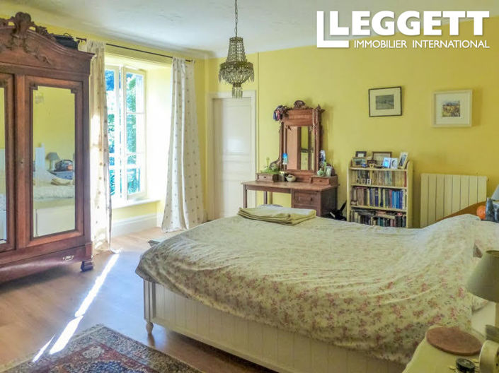 Image No.8-19 Bed Chateaux for sale