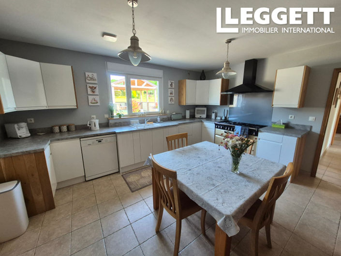 Image No.4-4 Bed House for sale