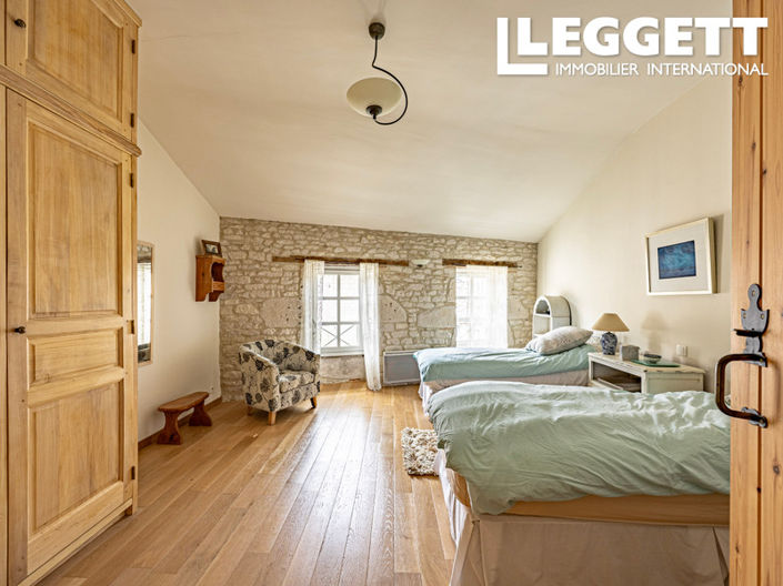 Image No.9-3 Bed House for sale
