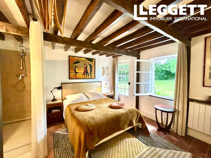 Image No.8-6 Bed House for sale