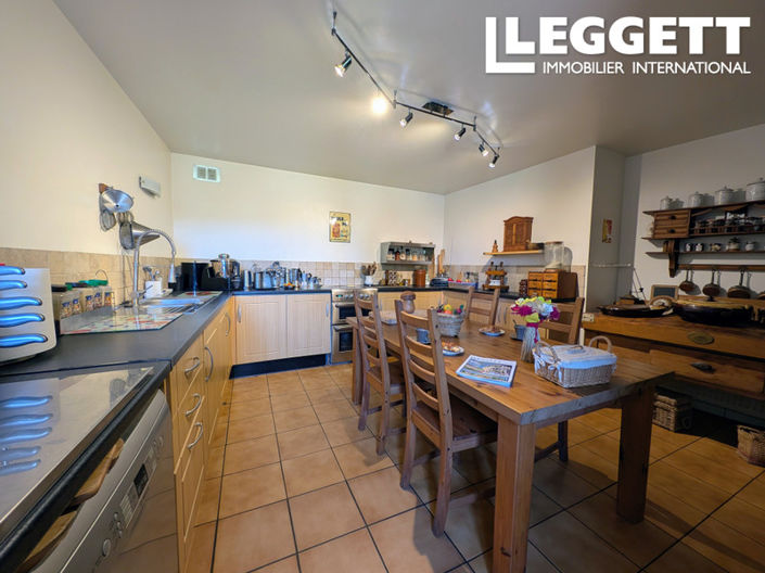 Image No.7-5 Bed House for sale