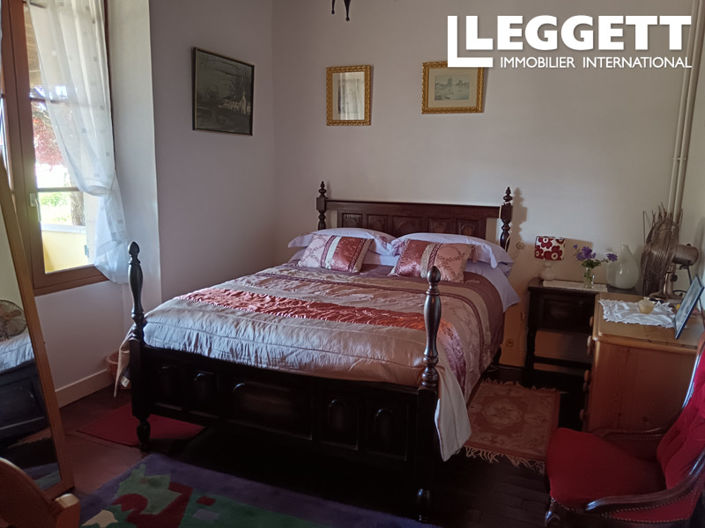 Image No.9-5 Bed House for sale