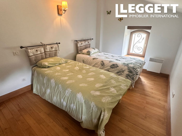 Image No.6-3 Bed House for sale