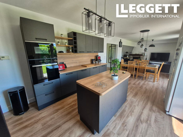 Image No.2-5 Bed House for sale
