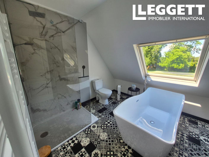 Image No.7-5 Bed House for sale