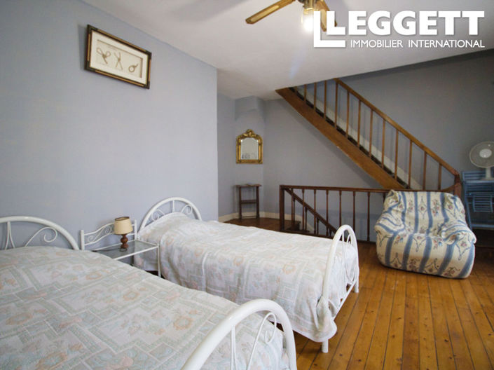 Image No.6-4 Bed House for sale