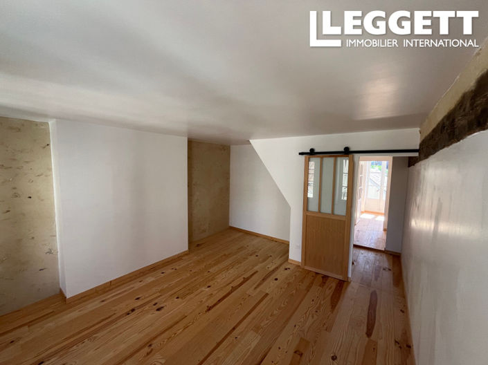 Image No.6-5 Bed House for sale