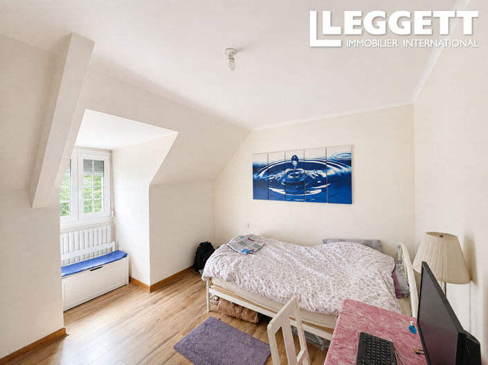 Image No.10-4 Bed House for sale