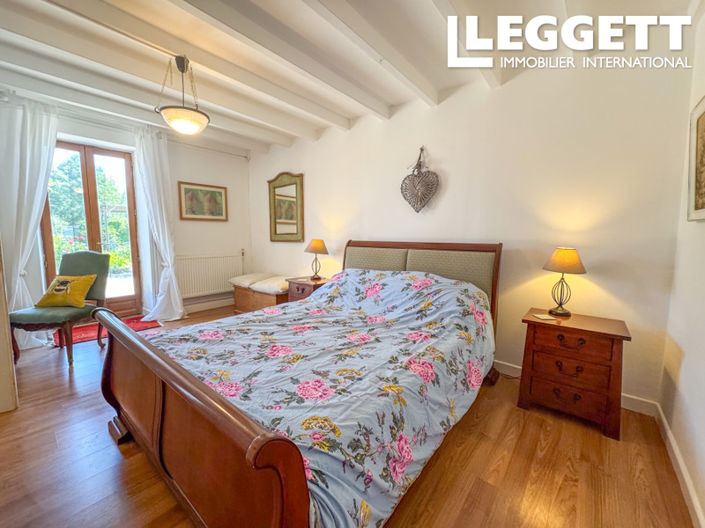 Image No.7-5 Bed House for sale