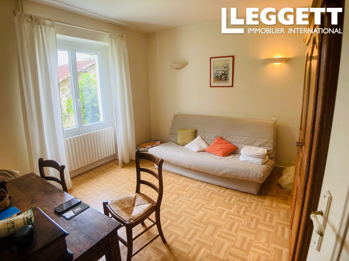 Image No.9-5 Bed House for sale