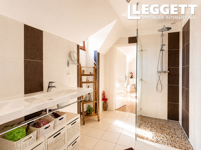 Image No.10-4 Bed House for sale