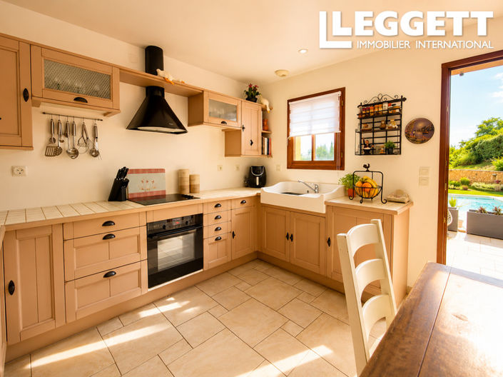 Image No.8-4 Bed House for sale