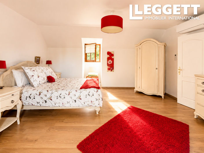 Image No.9-4 Bed House for sale