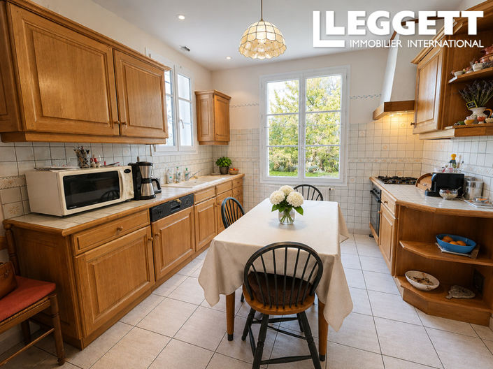 Image No.7-5 Bed House for sale
