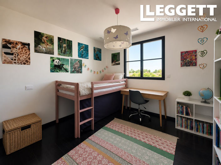 Image No.8-4 Bed House for sale