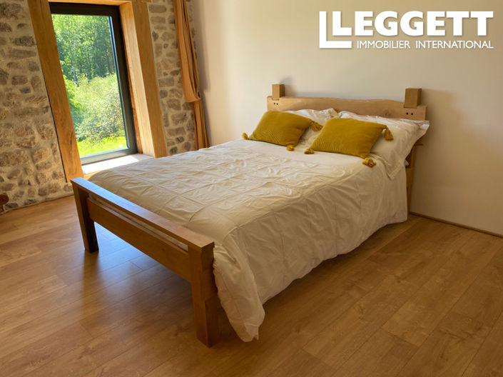 Image No.8-4 Bed House for sale