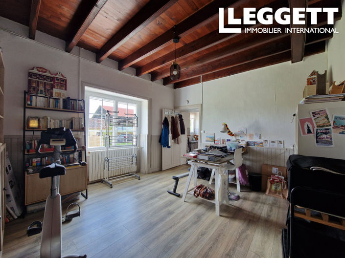 Image No.8-3 Bed House for sale