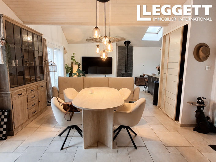 Image No.6-5 Bed House for sale