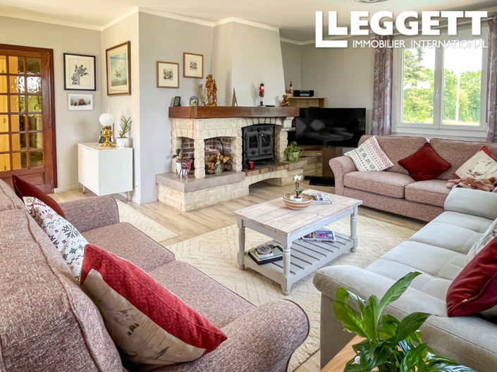 Image No.3-6 Bed House for sale