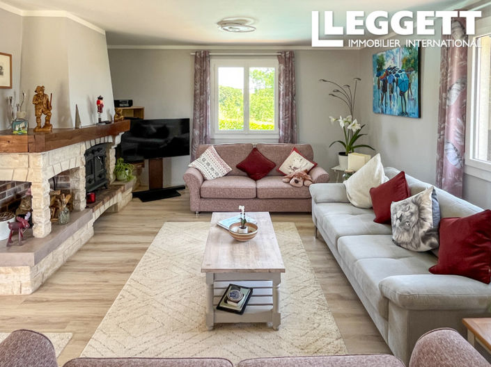Image No.4-6 Bed House for sale