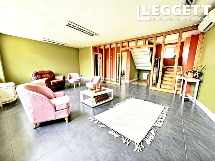 Image No.6-4 Bed House for sale