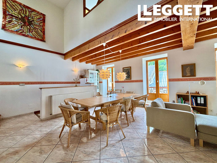 Image No.6-5 Bed House for sale