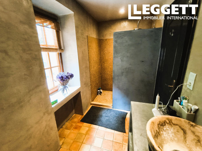 Image No.10-5 Bed House for sale