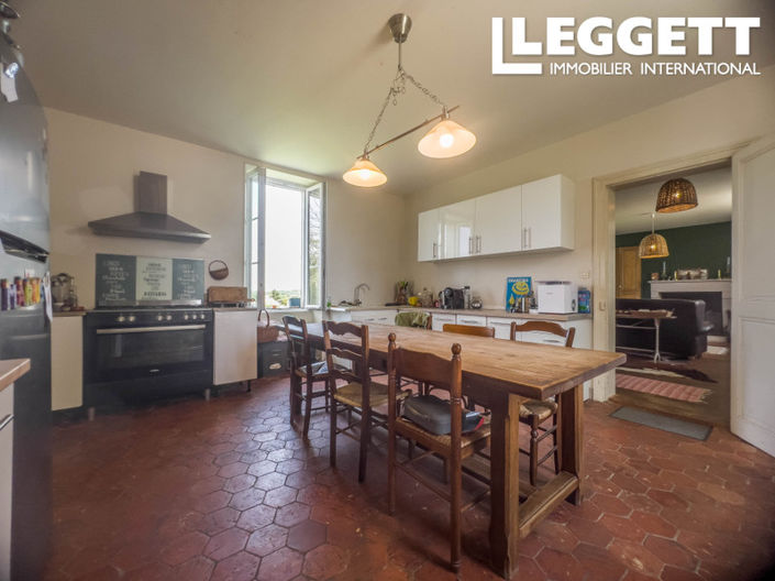 Image No.9-5 Bed House for sale
