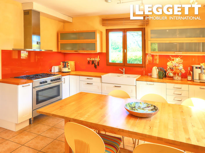 Image No.7-2 Bed House for sale