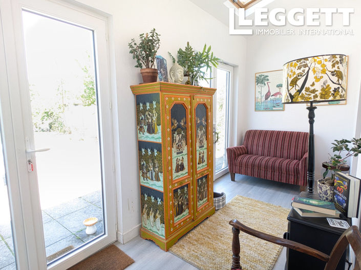 Image No.8-4 Bed House for sale