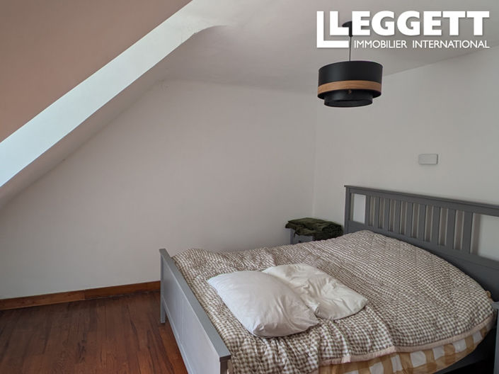 Image No.8-4 Bed House for sale