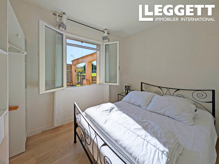 Image No.6-4 Bed House for sale