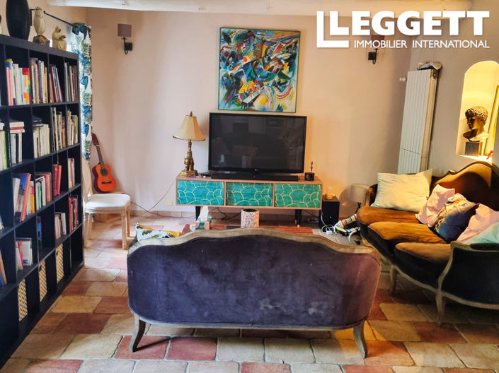 Image No.7-7 Bed House for sale