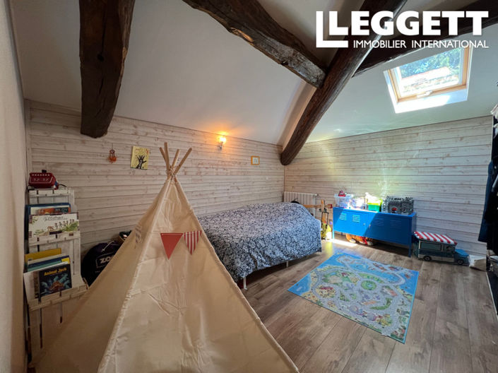 Image No.8-7 Bed House for sale