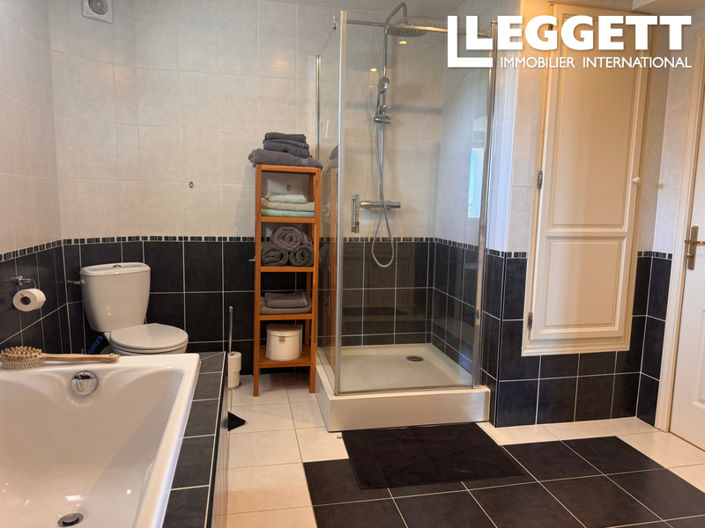 Image No.6-5 Bed House for sale