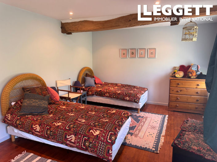 Image No.7-5 Bed House for sale