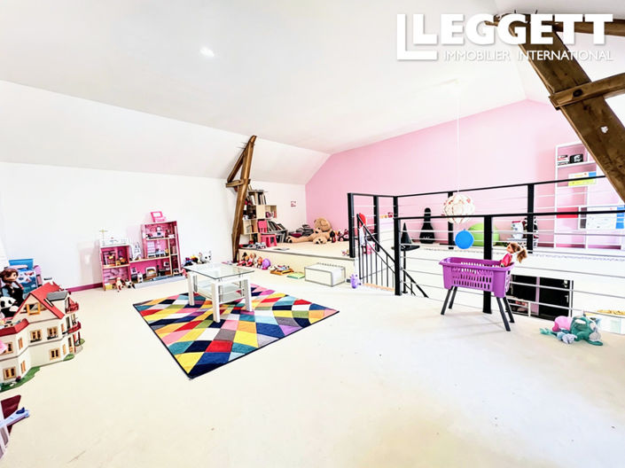 Image No.7-5 Bed House for sale