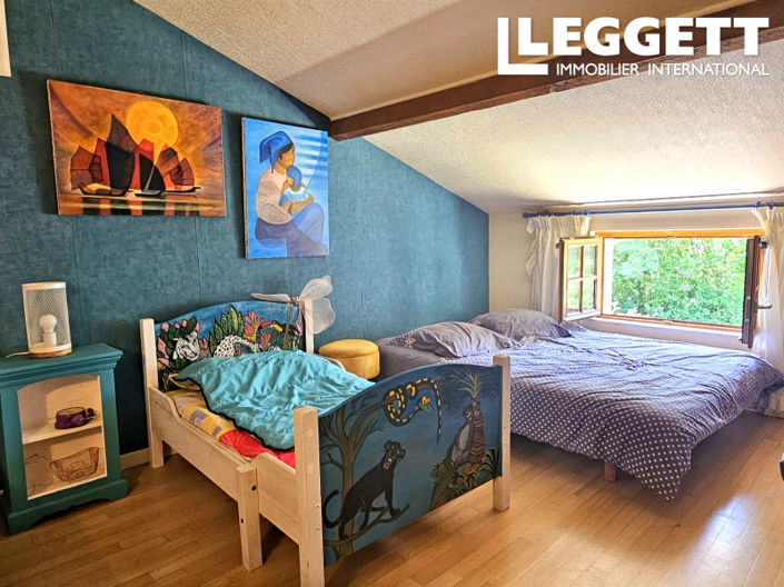 Image No.10-3 Bed House for sale