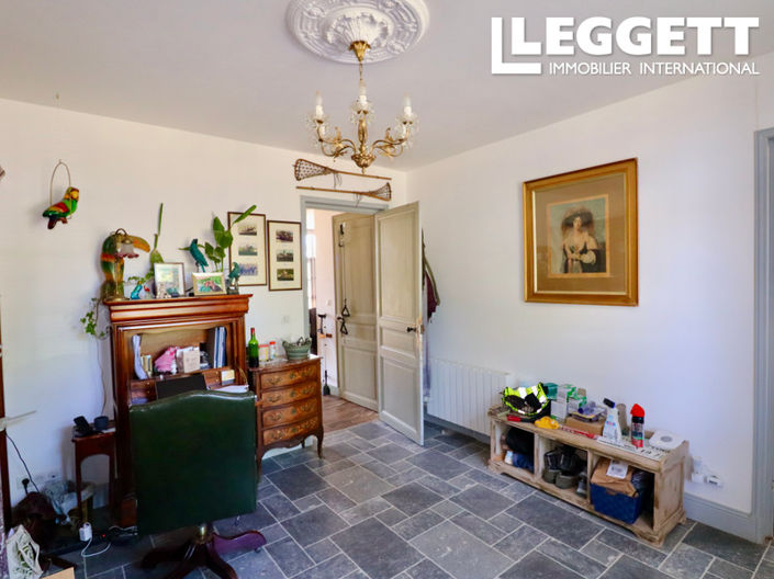 Image No.6-3 Bed House for sale