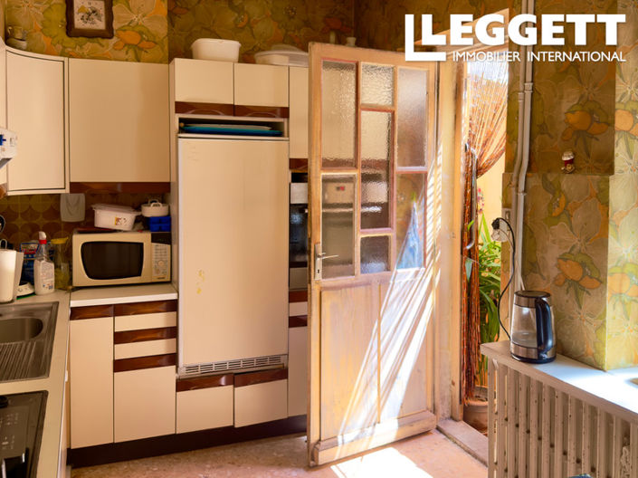 Image No.7-8 Bed House for sale