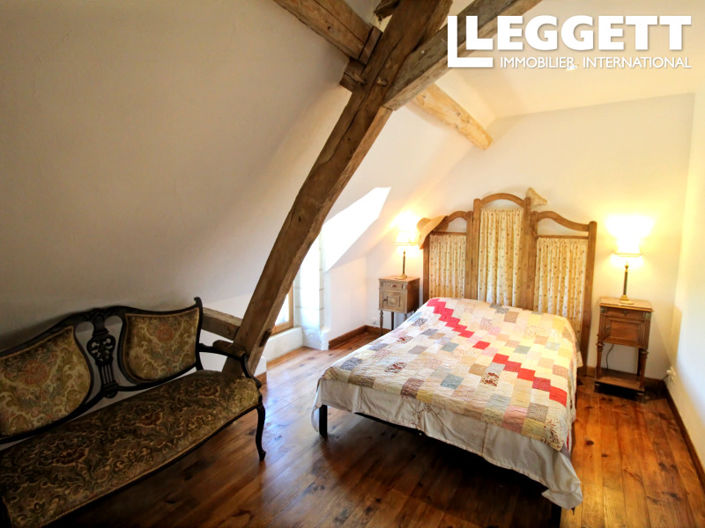 Image No.8-5 Bed House for sale