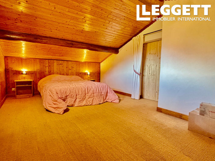 Image No.10-3 Bed House for sale